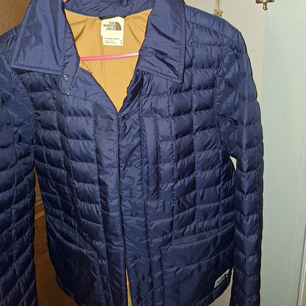 NORTHFACE THERMOBAL ECO SNAP PUFFER JACKET NAVY BLUE MEDIUM